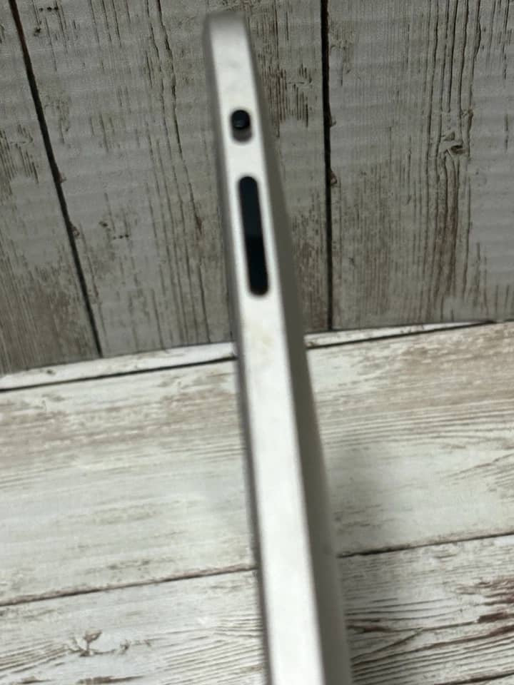 Apple iPad 1st Tablets 10.5" Black 256GB Refurbished - Excellent