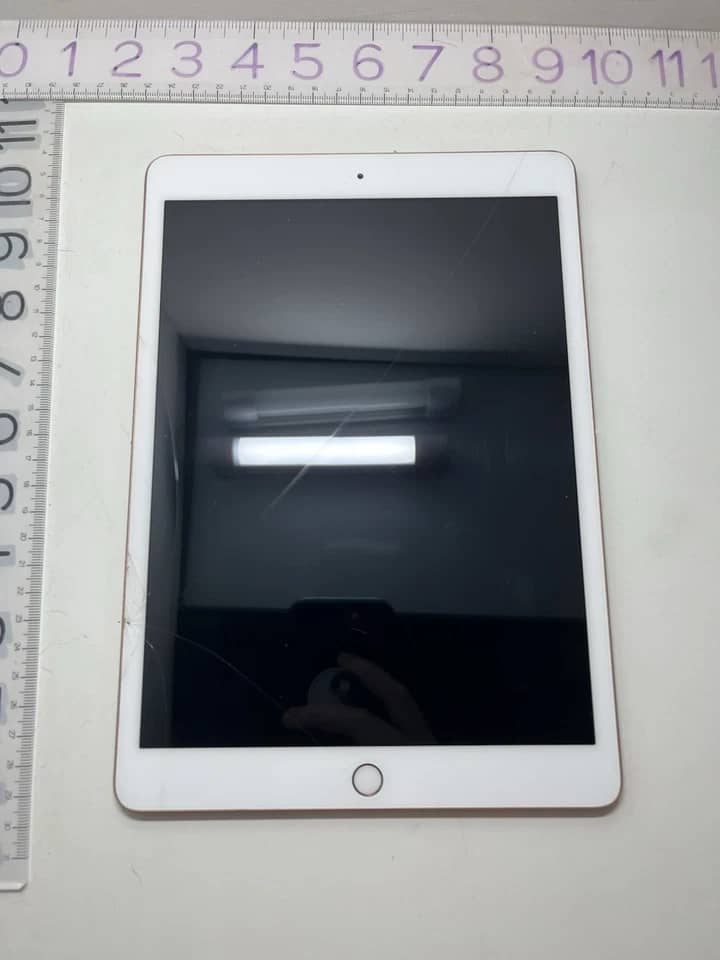 Apple iPad 7 Tablets 10.2" Gray 128GB Refurbished - Premium