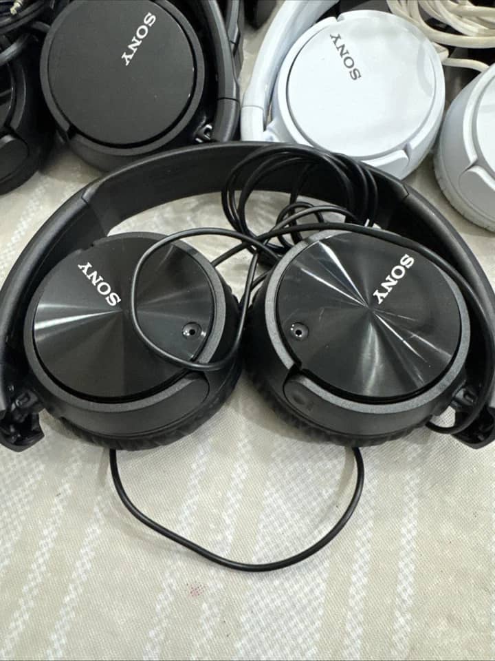 Sony MDRZX110 Headphones & Earbuds New Black