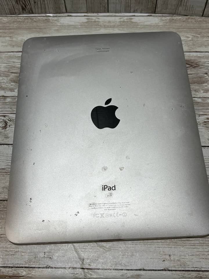 Apple iPad 1st Tablets 10.5" Black 256GB Refurbished - Excellent
