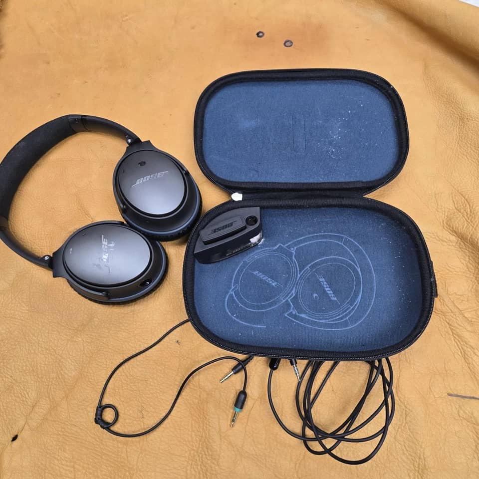 Bose QuietComfort 25 Headphones & Earbuds Refurbished - Excellent Transparent