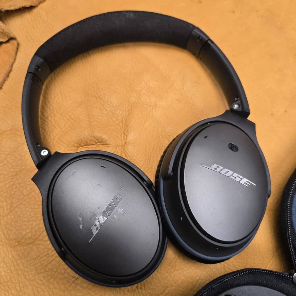 Bose QuietComfort 25 Headphones & Earbuds Refurbished - Excellent Transparent