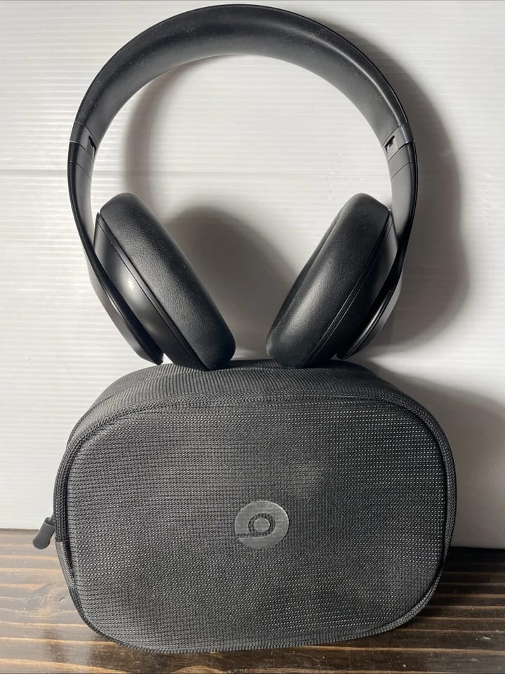 Beats Studio Pro Headphones & Earbuds New Black